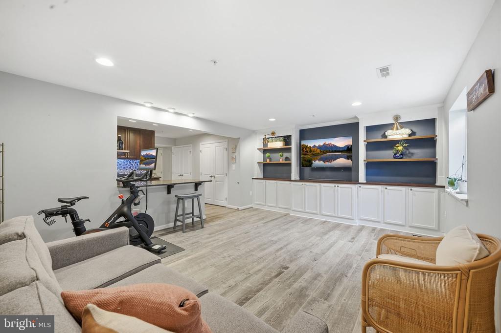 3034 PALATINE DRIVE