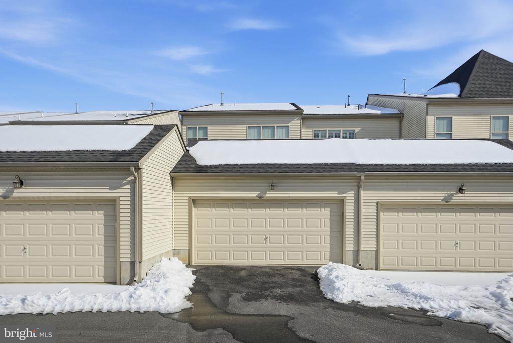 3034 PALATINE DRIVE