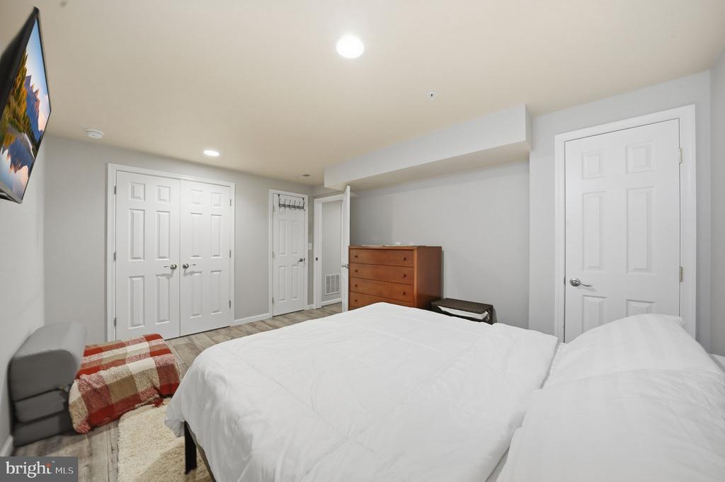 3034 PALATINE DRIVE