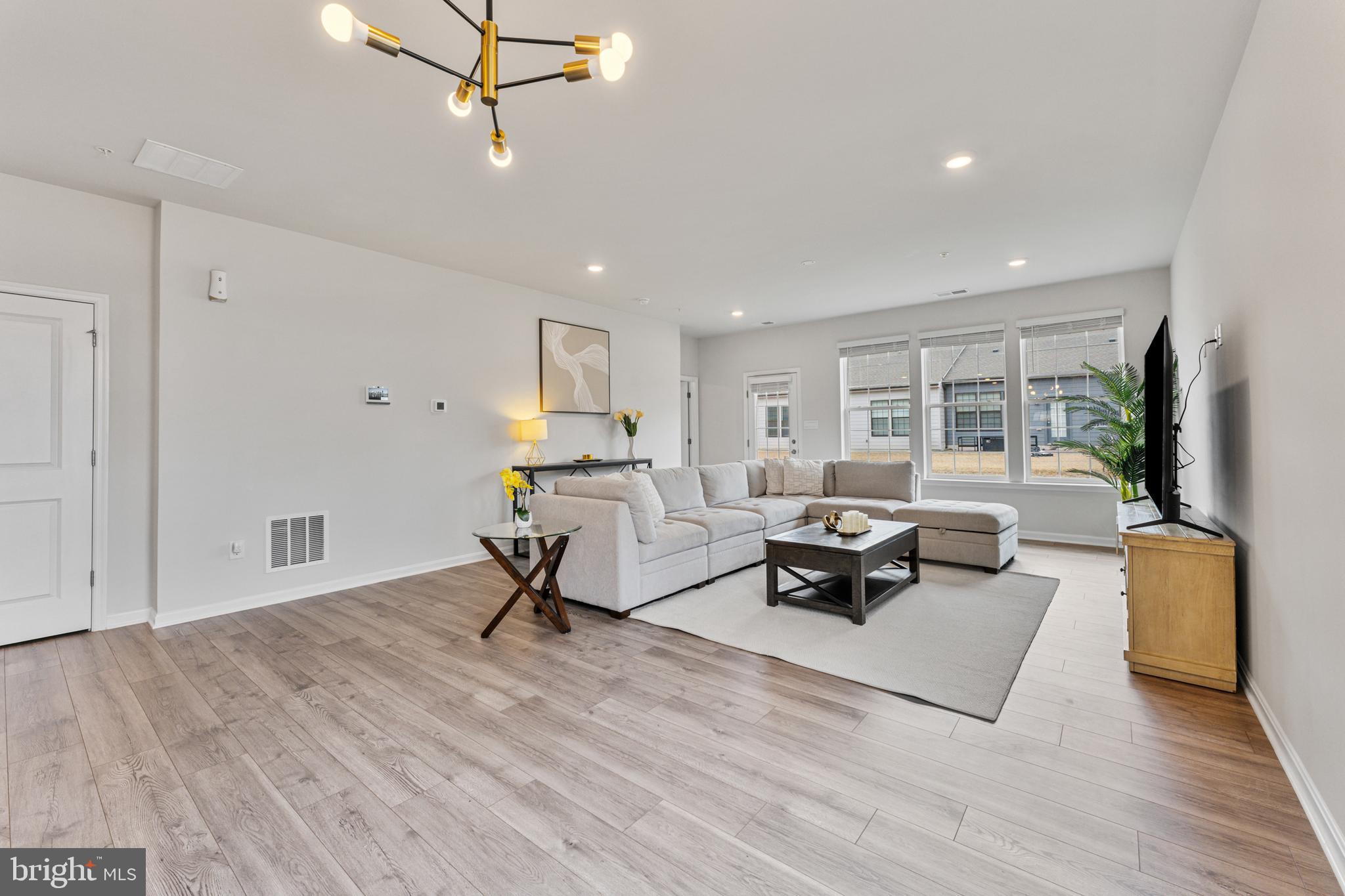 493 ENSEMBLE WAY