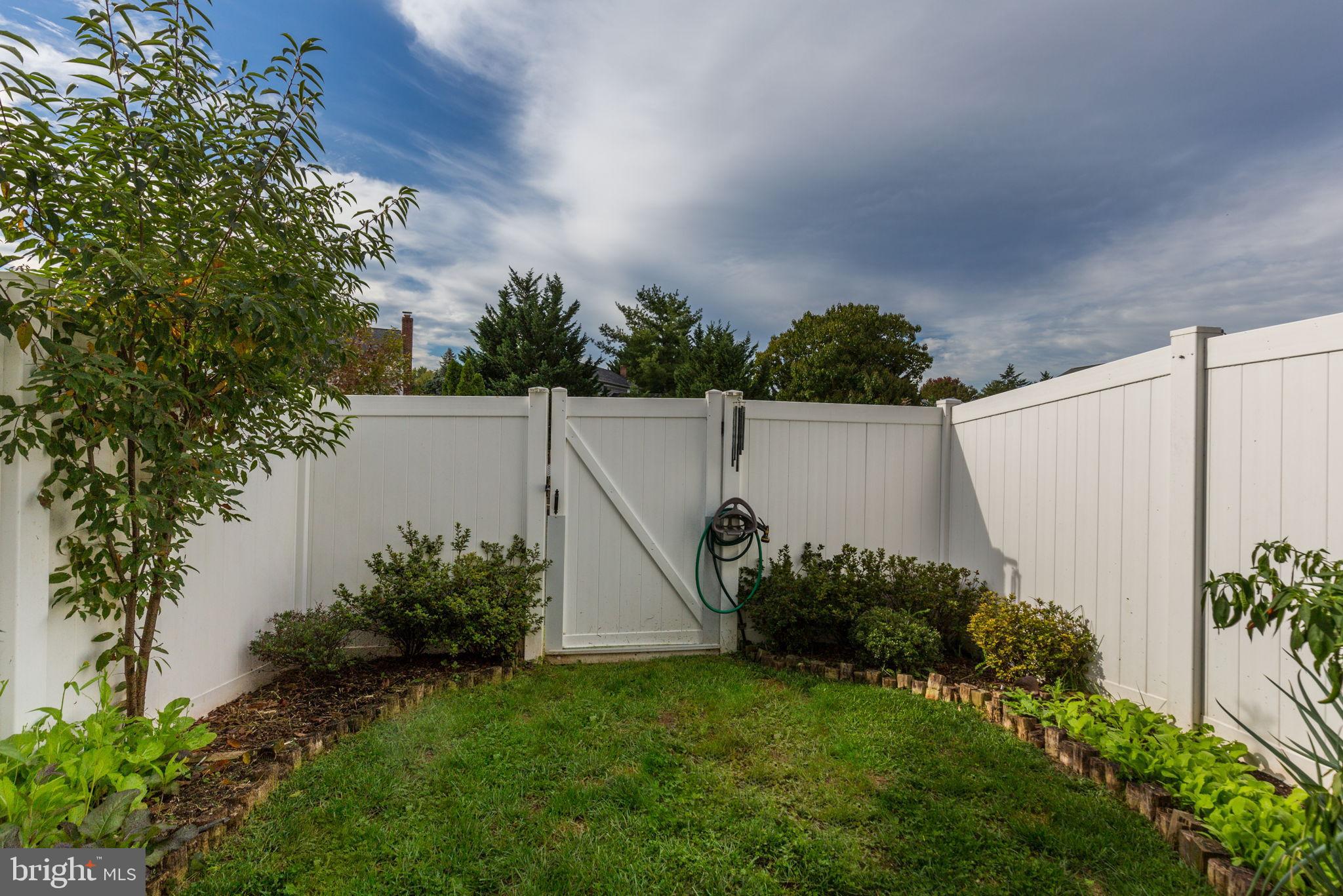 410 PEMBERTON PARK LANE