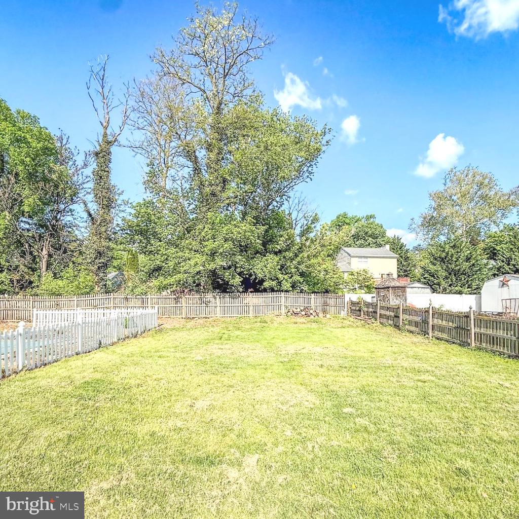 3910 RED LEAF COURT