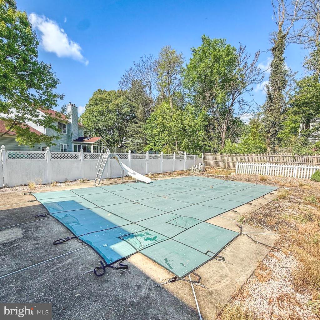 3910 RED LEAF COURT