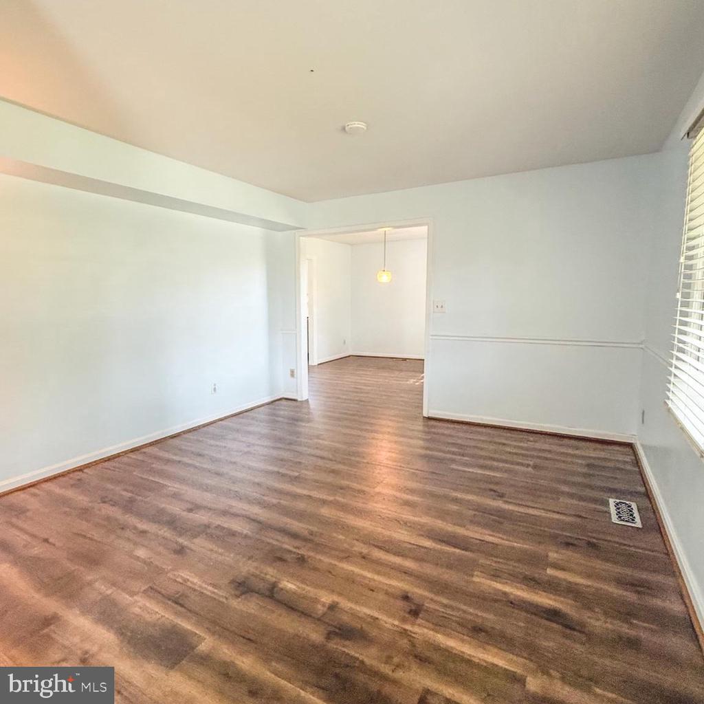 3910 RED LEAF COURT