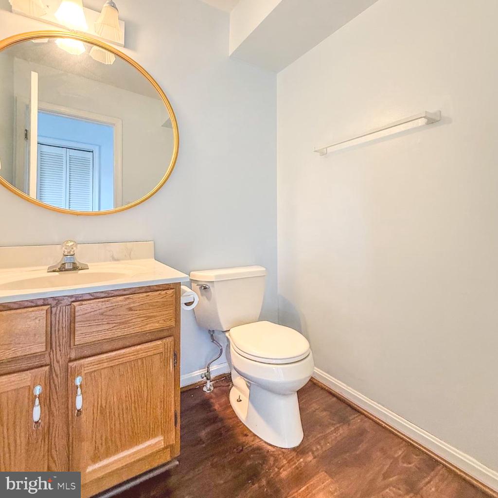 3910 RED LEAF COURT