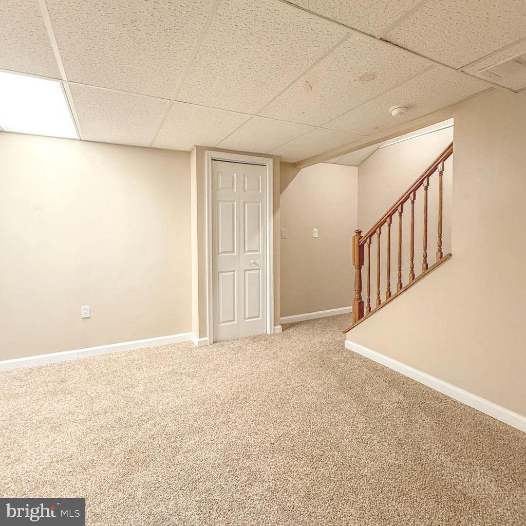 3910 RED LEAF COURT