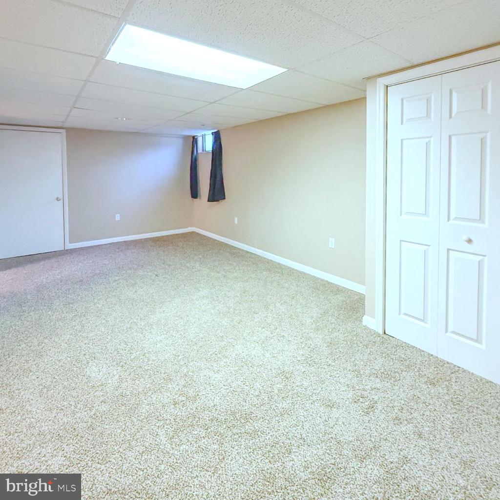 3910 RED LEAF COURT