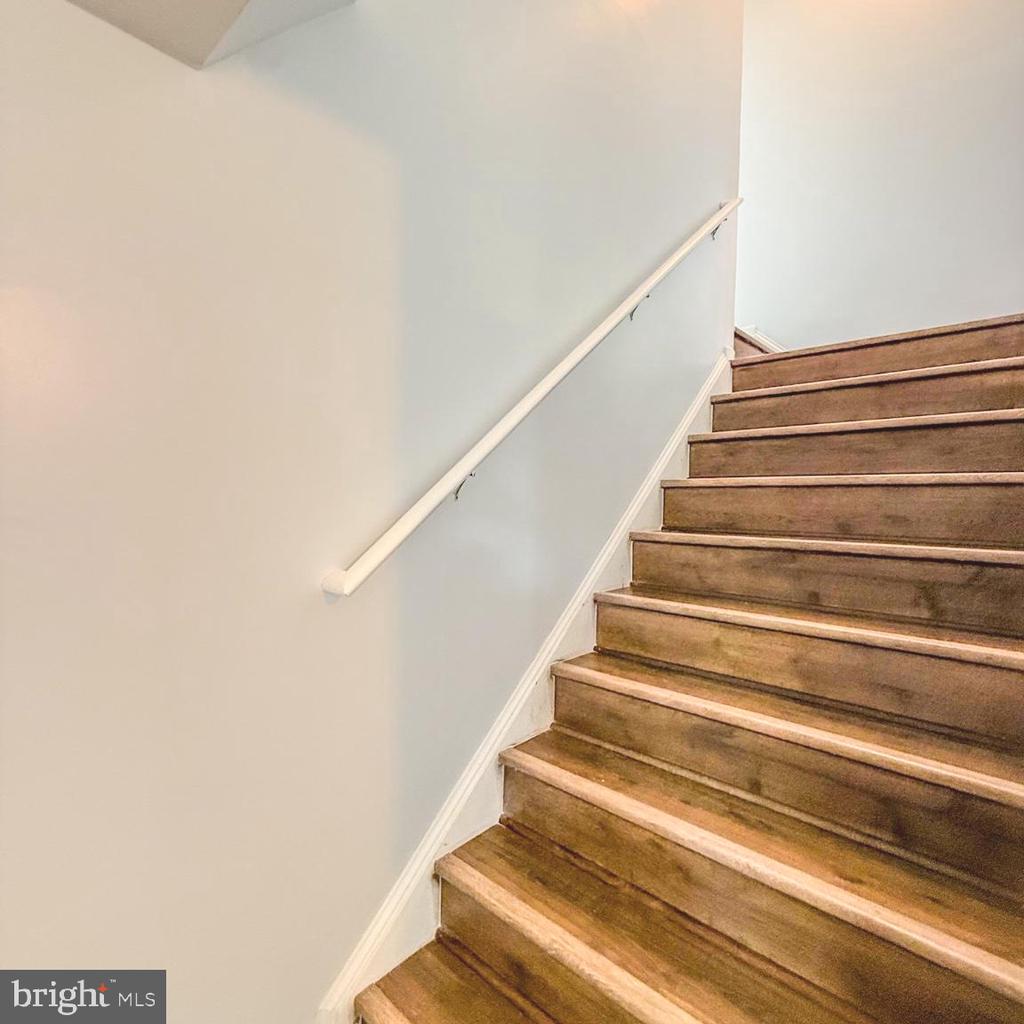 3910 RED LEAF COURT