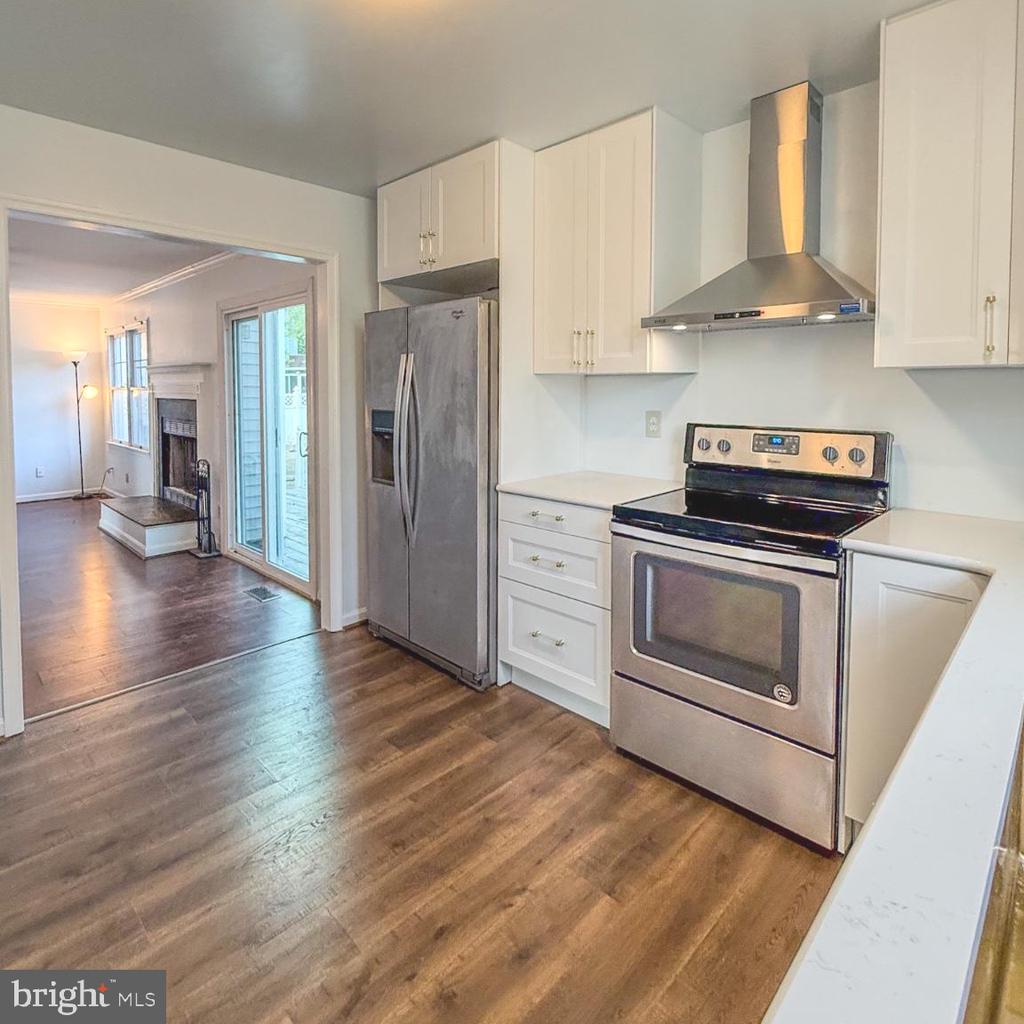 3910 RED LEAF COURT