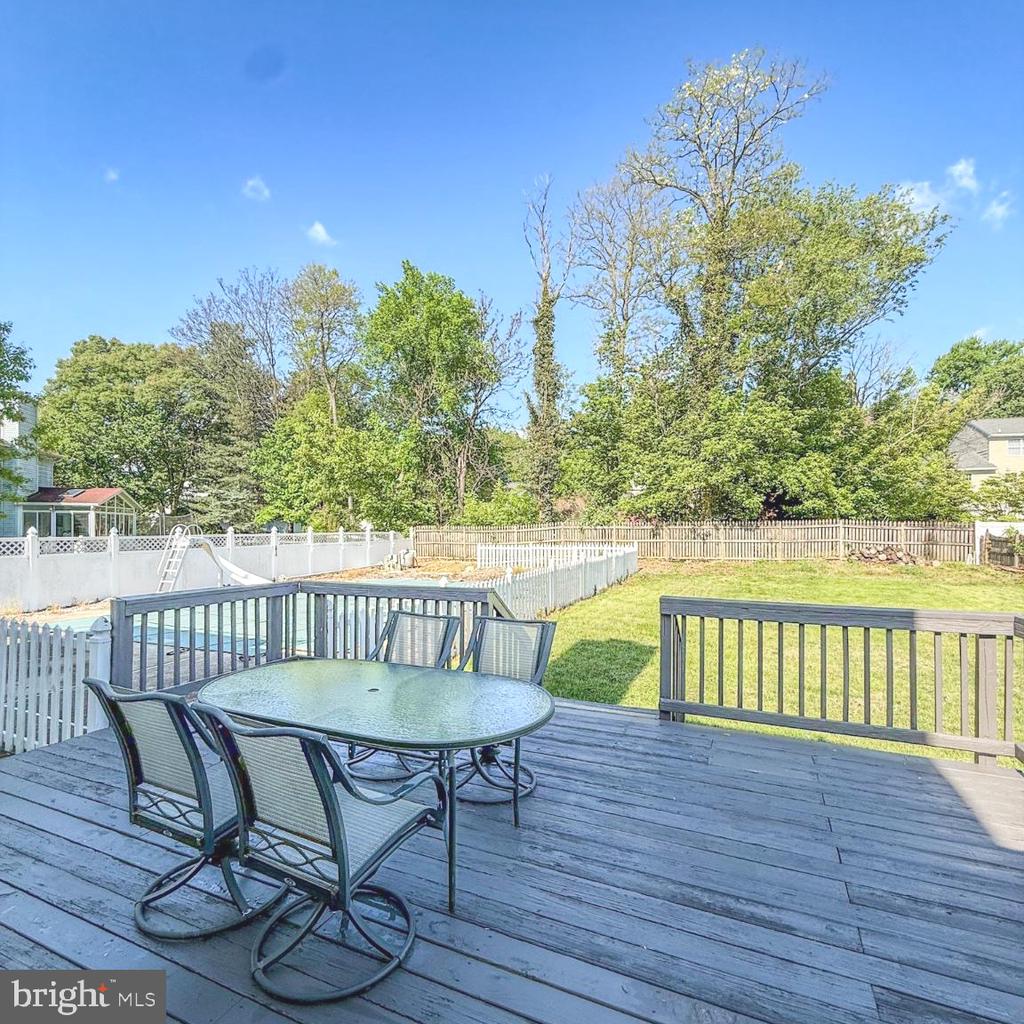 3910 RED LEAF COURT