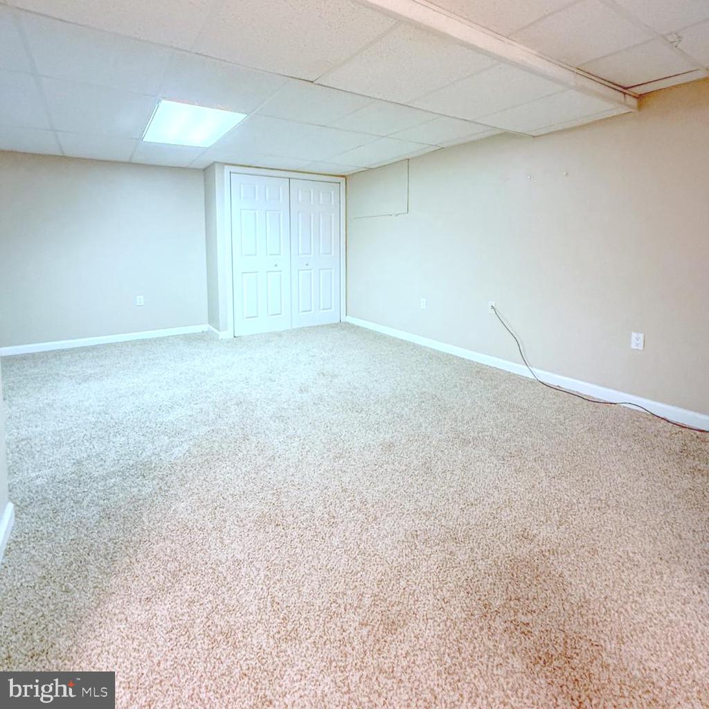 3910 RED LEAF COURT