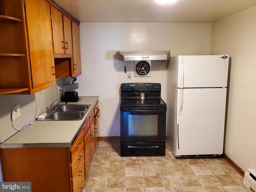 33 E MAIN STREET