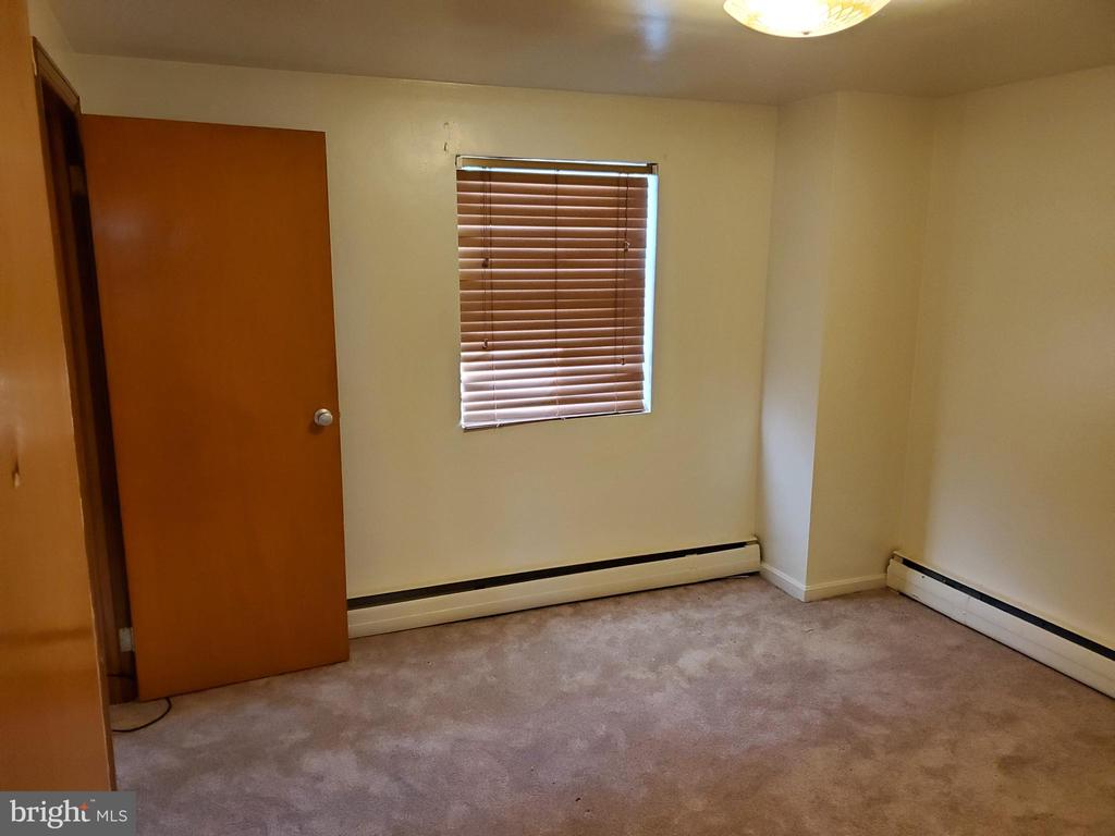 33 E MAIN STREET