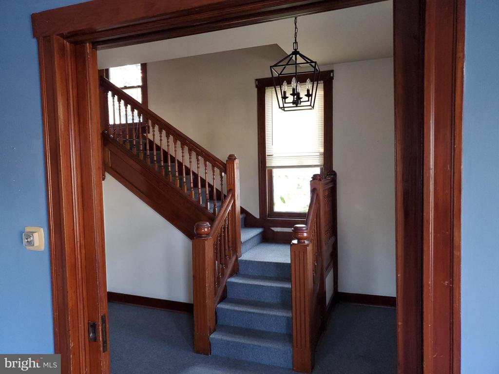 33 E MAIN STREET