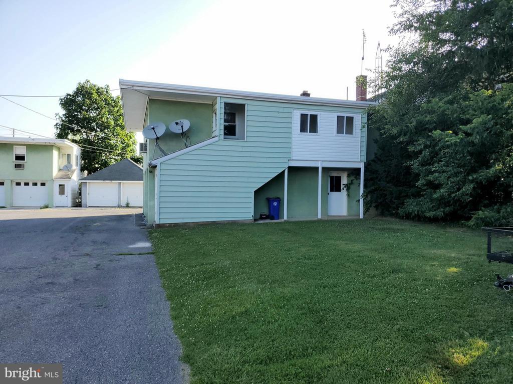 33 E MAIN STREET