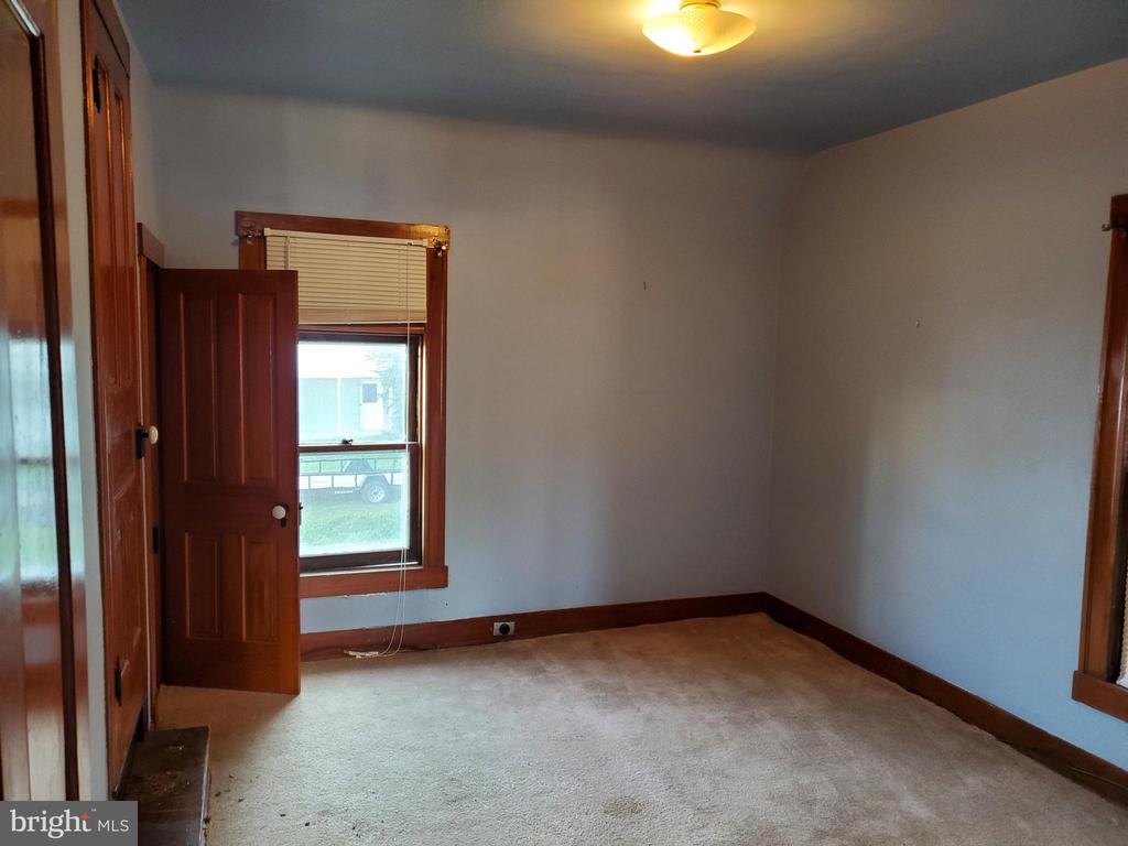 33 E MAIN STREET