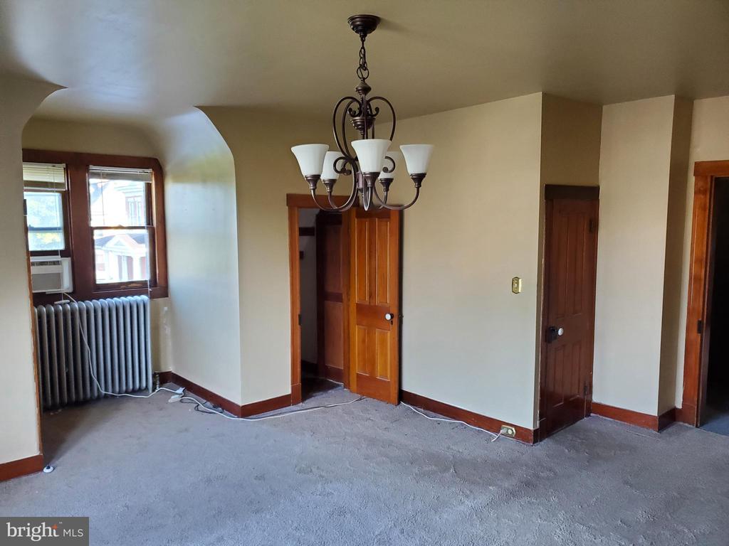 33 E MAIN STREET