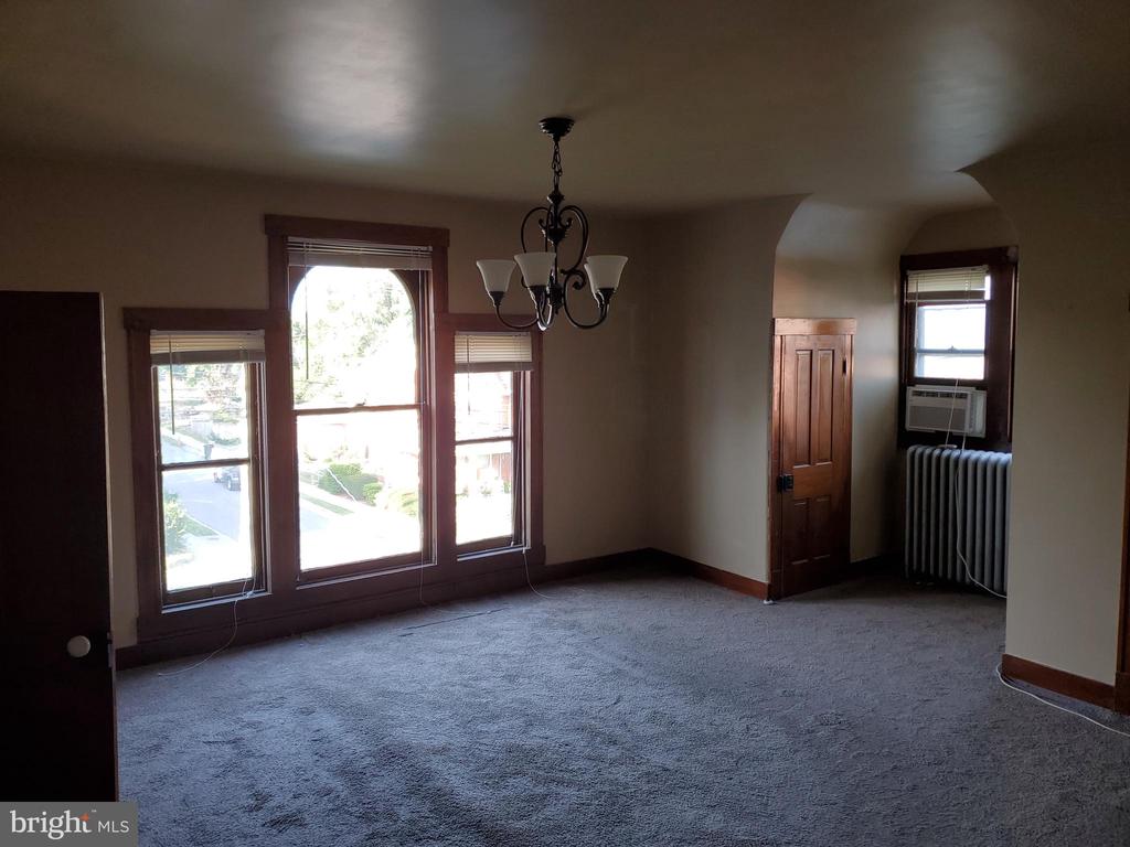33 E MAIN STREET