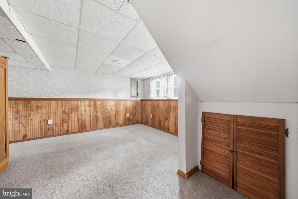 1595 ELMWOOD COURT
