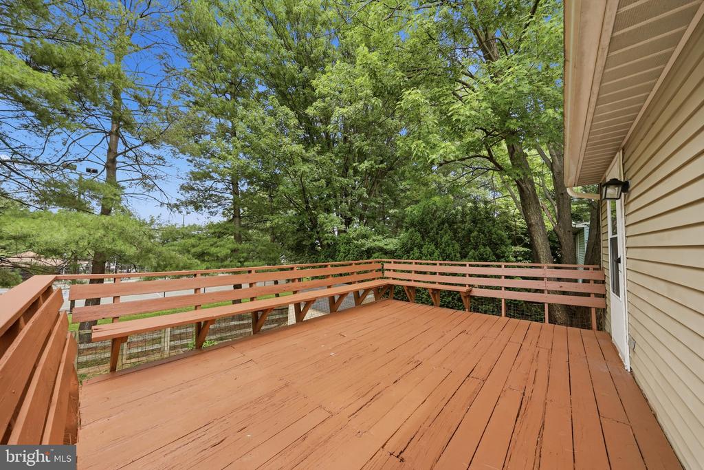 1595 ELMWOOD COURT