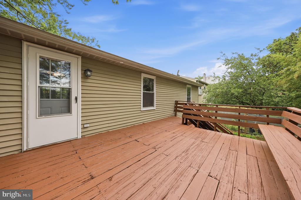 1595 ELMWOOD COURT