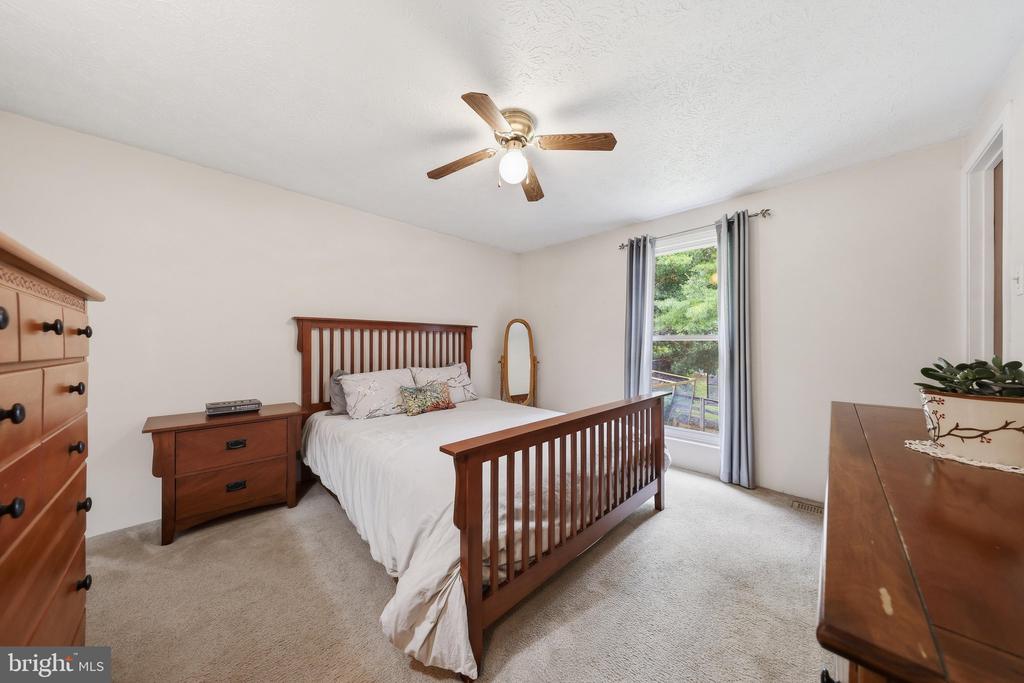 1595 ELMWOOD COURT