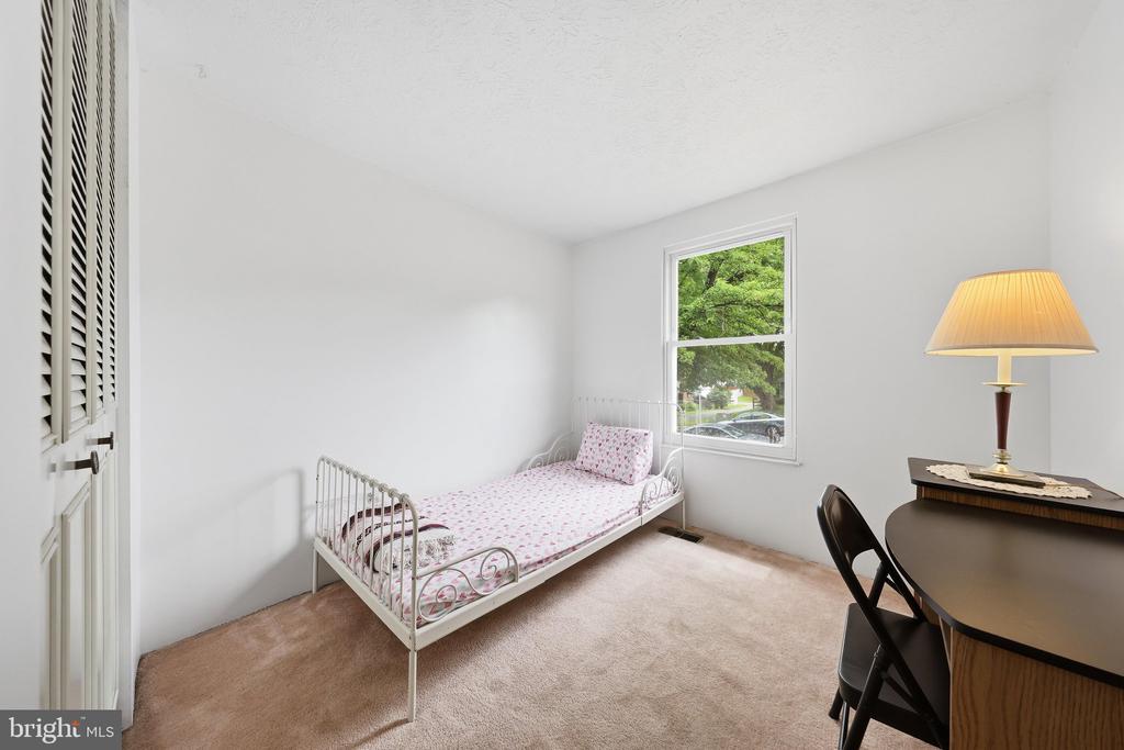 1595 ELMWOOD COURT
