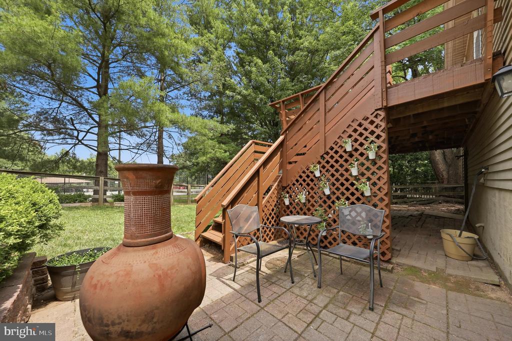 1595 ELMWOOD COURT