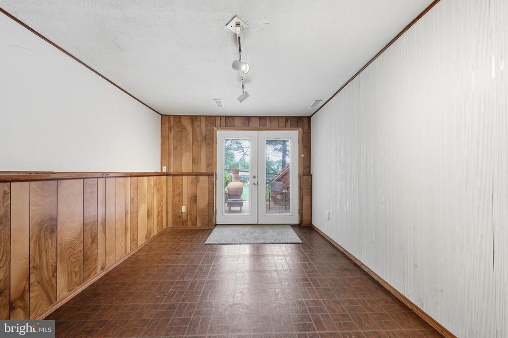 1595 ELMWOOD COURT