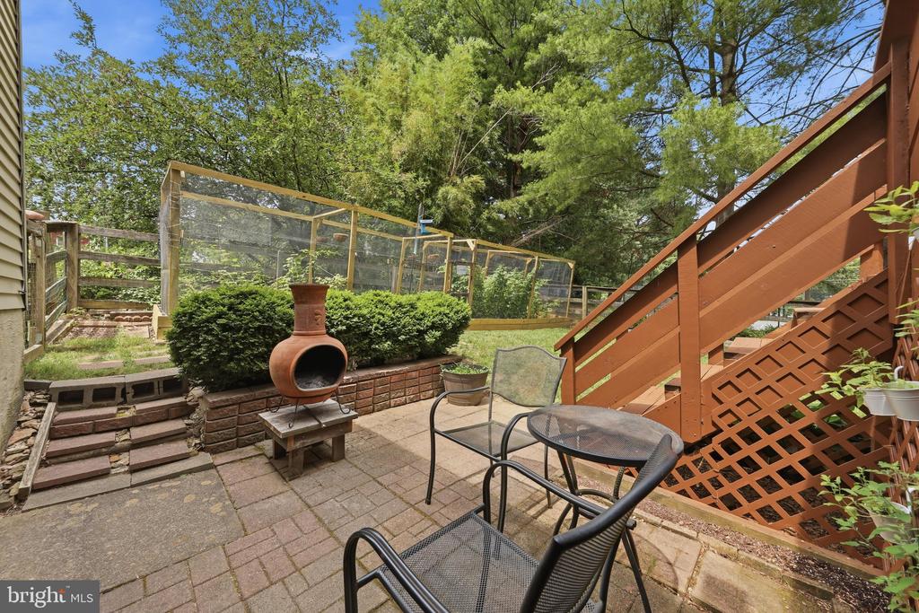1595 ELMWOOD COURT