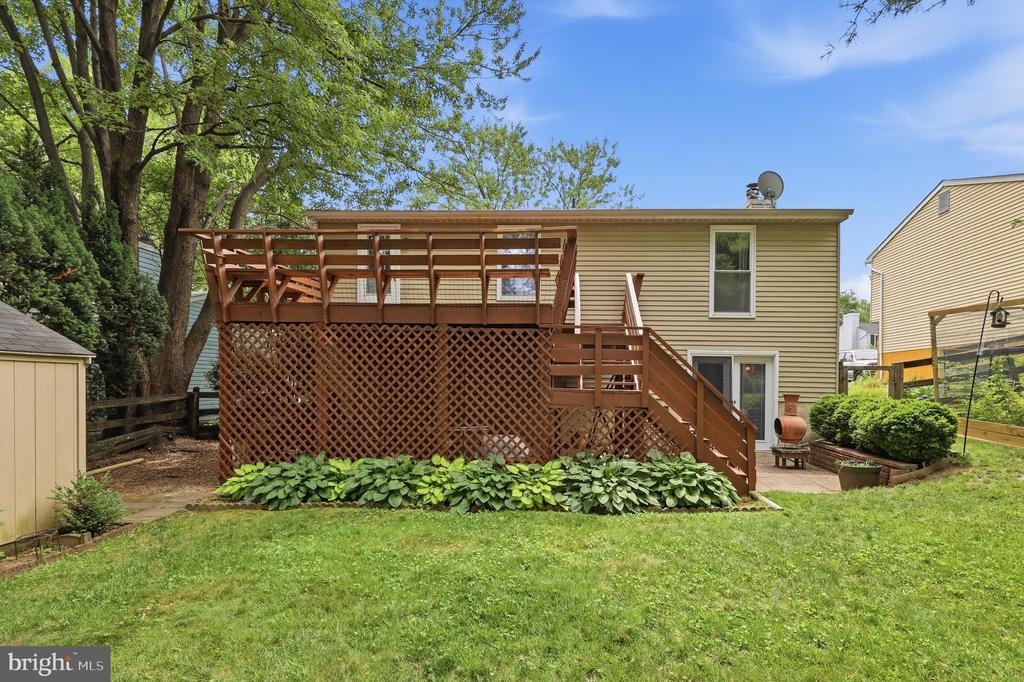 1595 ELMWOOD COURT