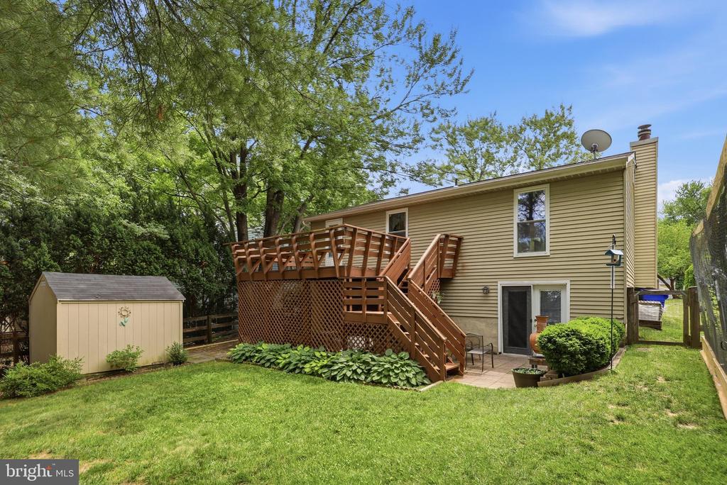 1595 ELMWOOD COURT