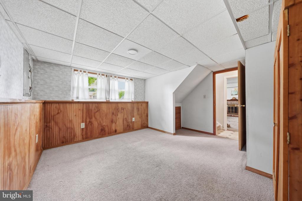1595 ELMWOOD COURT
