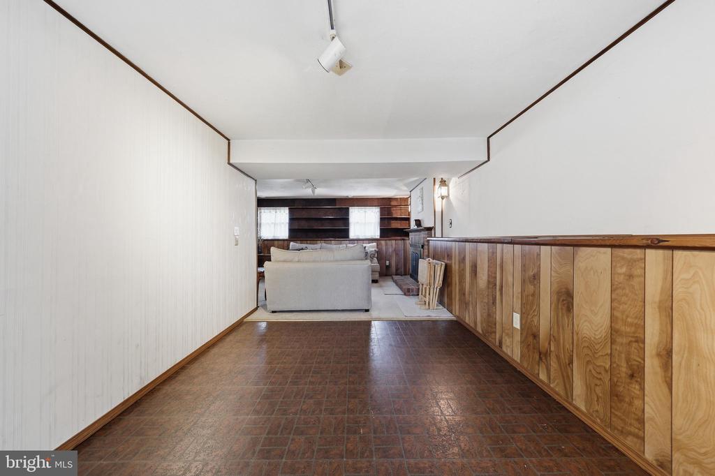 1595 ELMWOOD COURT