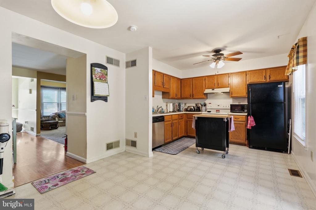 130 E HAMMAKER