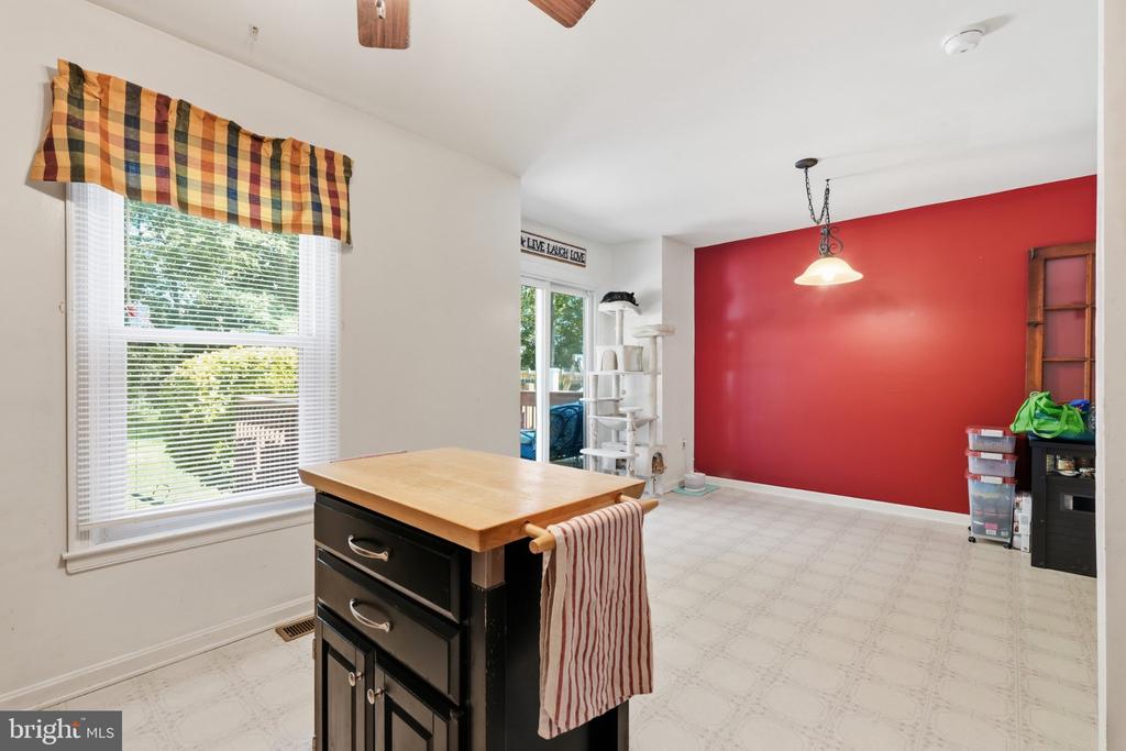 130 E HAMMAKER