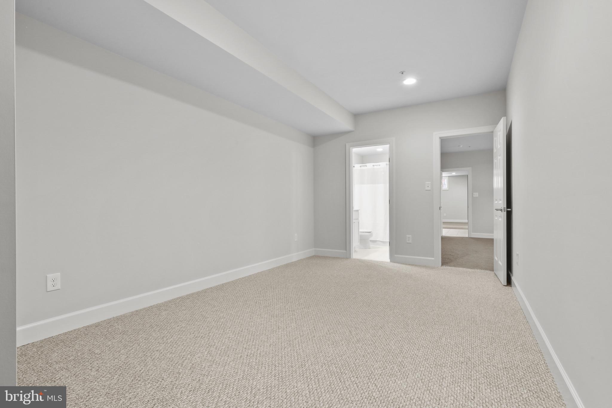 7661 Midtown ROAD
