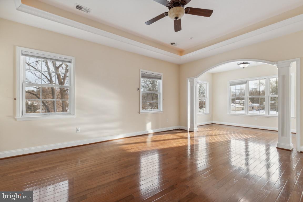 8414 Lillian LANE