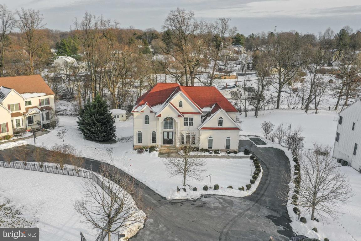 8414 Lillian LANE