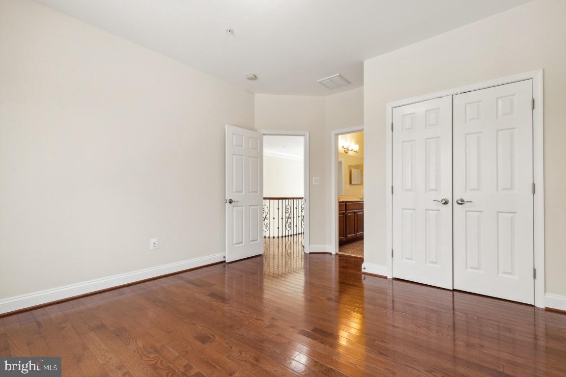 8414 Lillian LANE