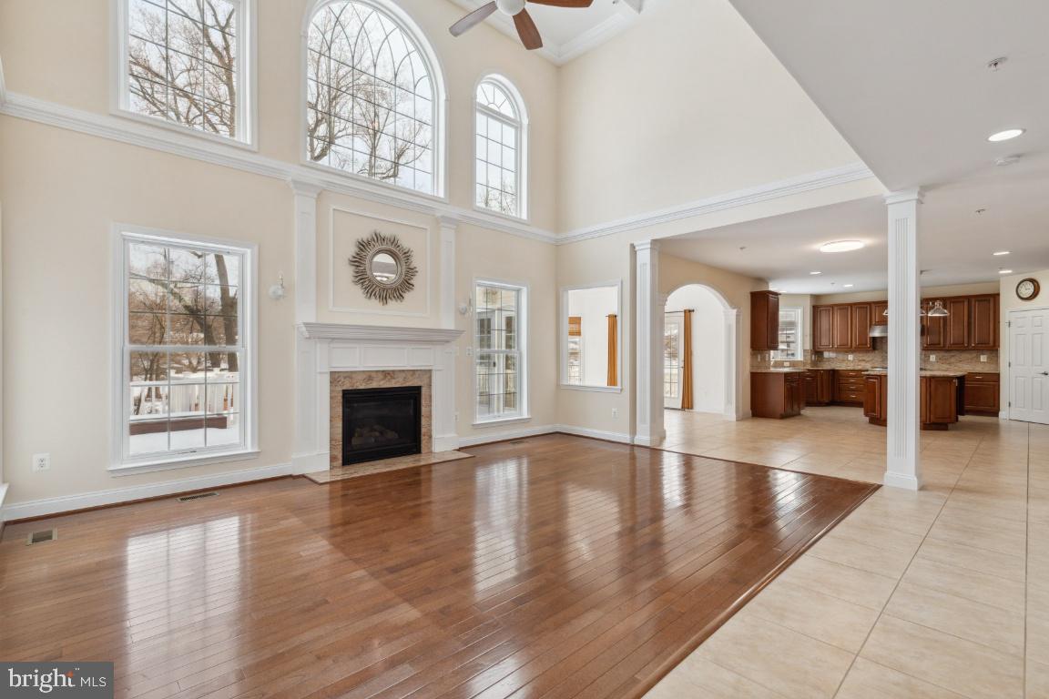 8414 Lillian LANE