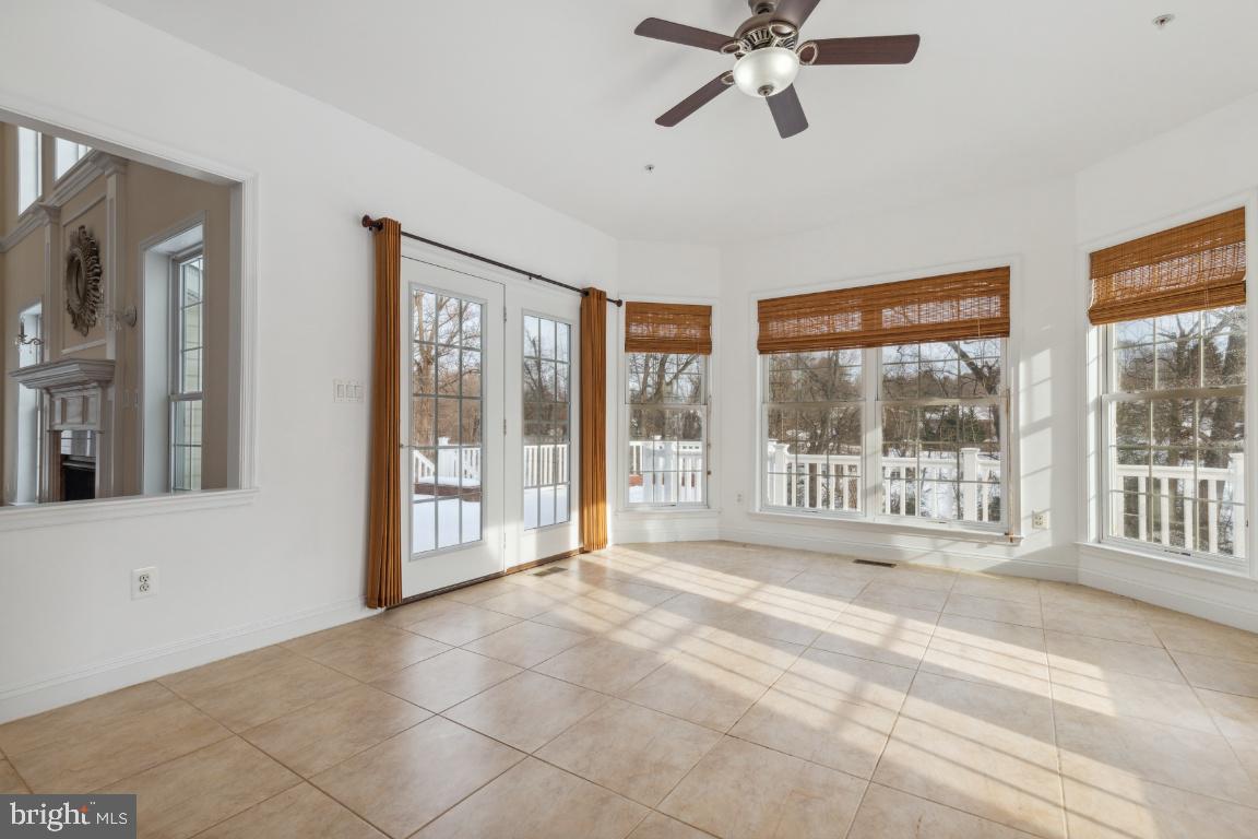 8414 Lillian LANE