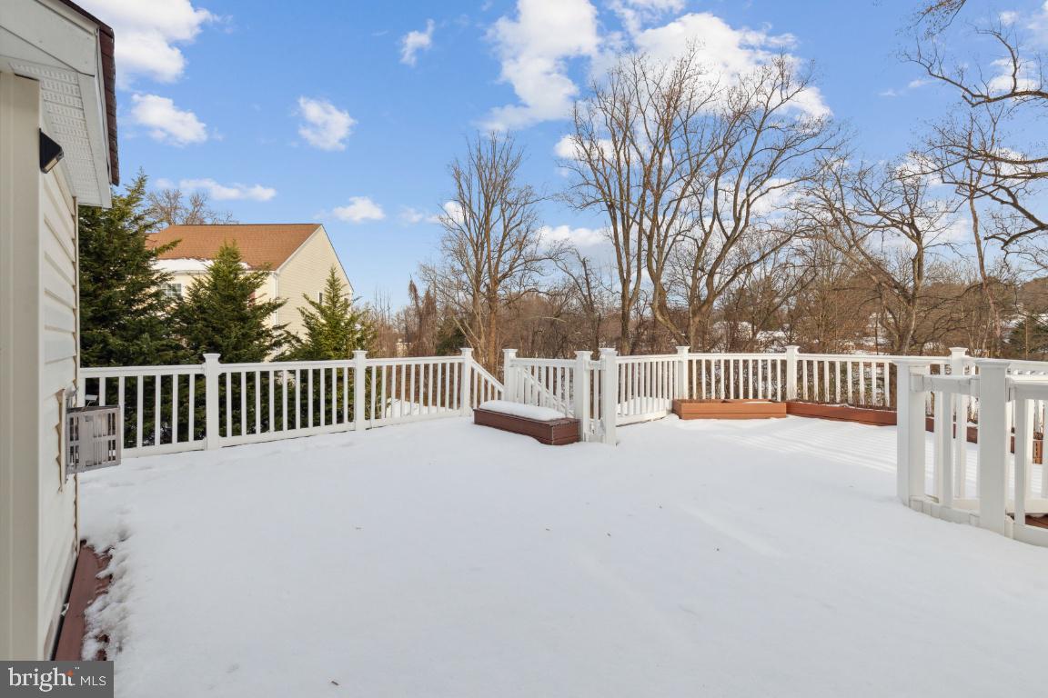 8414 Lillian LANE