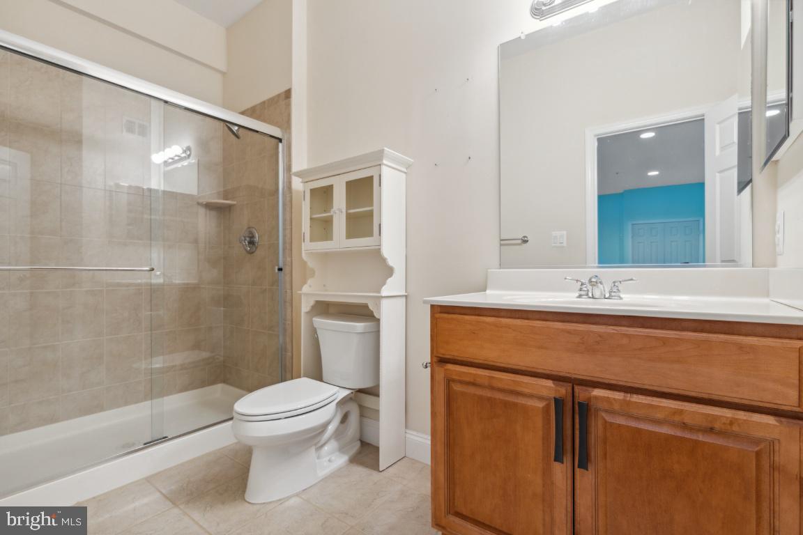 8414 Lillian LANE