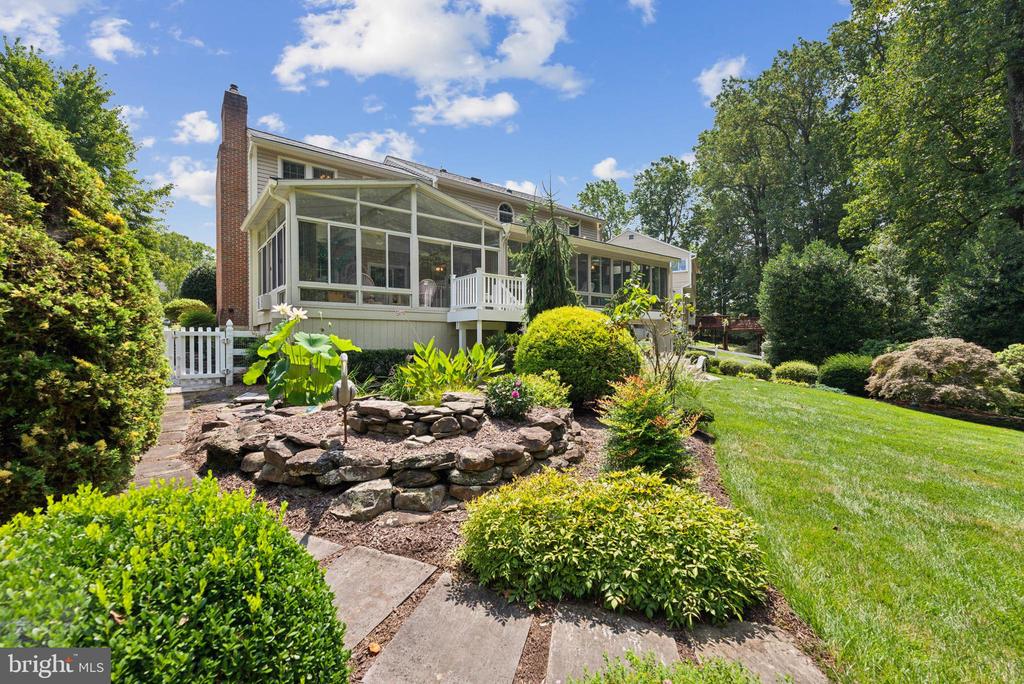 8418 Flowering Cherry Ln