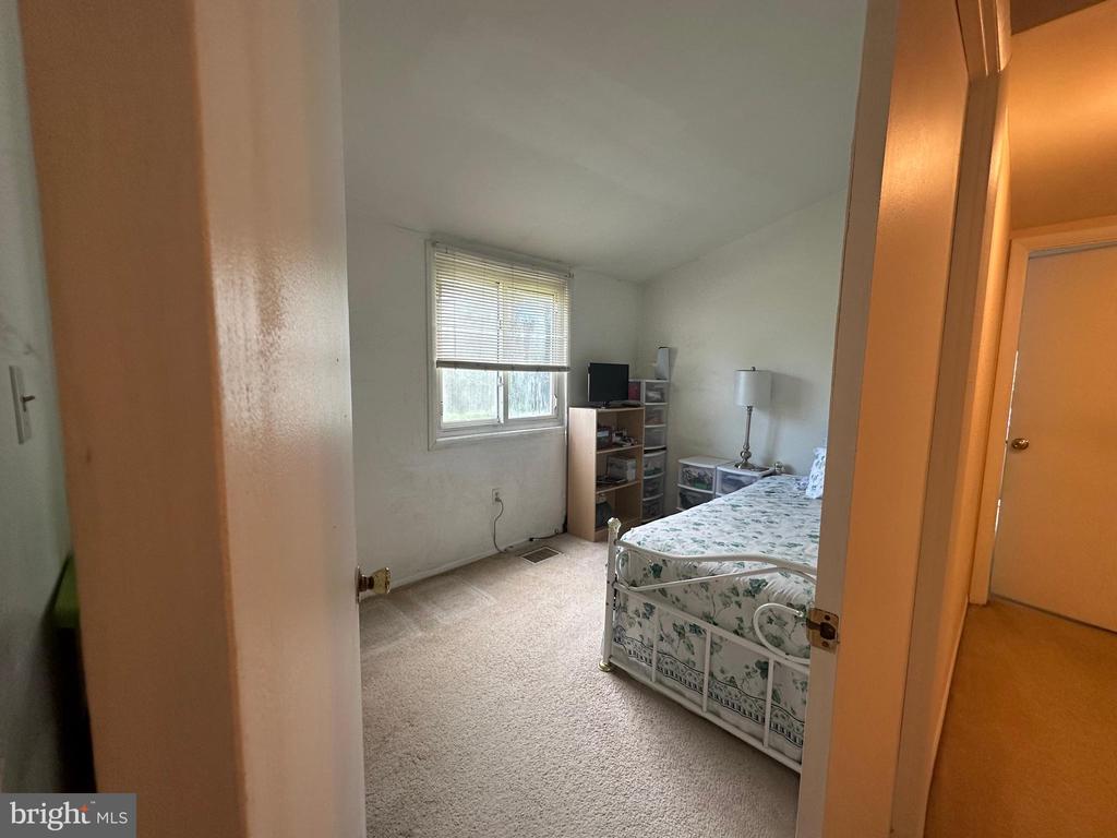 9305 Farewell Rd