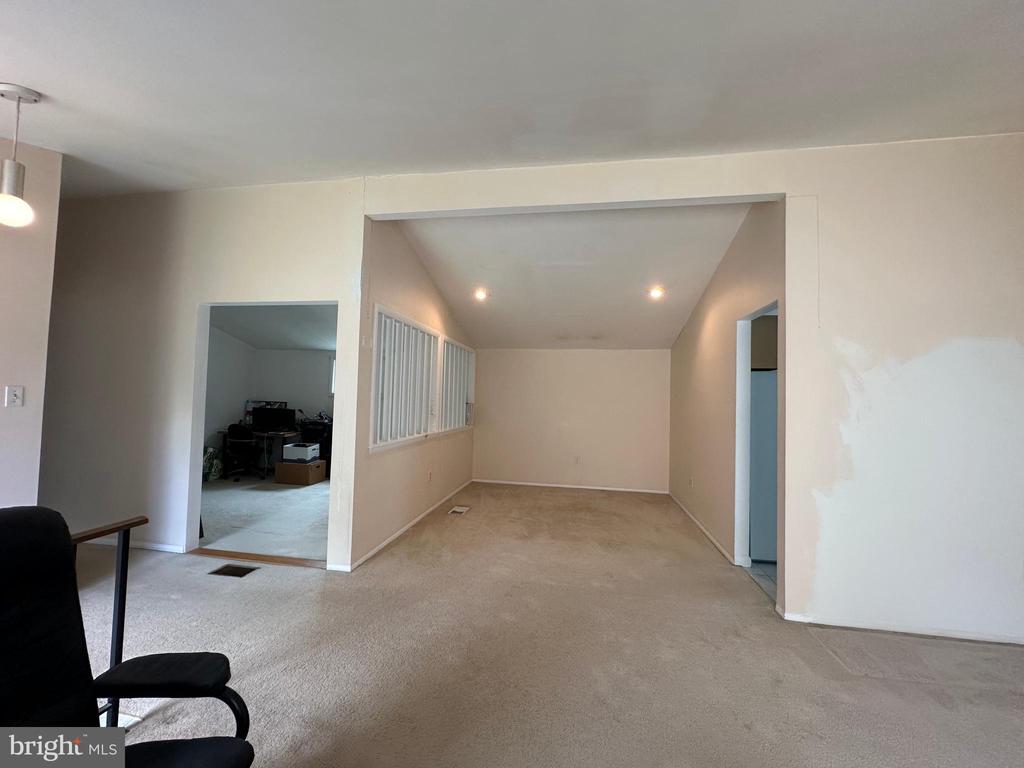 9305 Farewell Rd