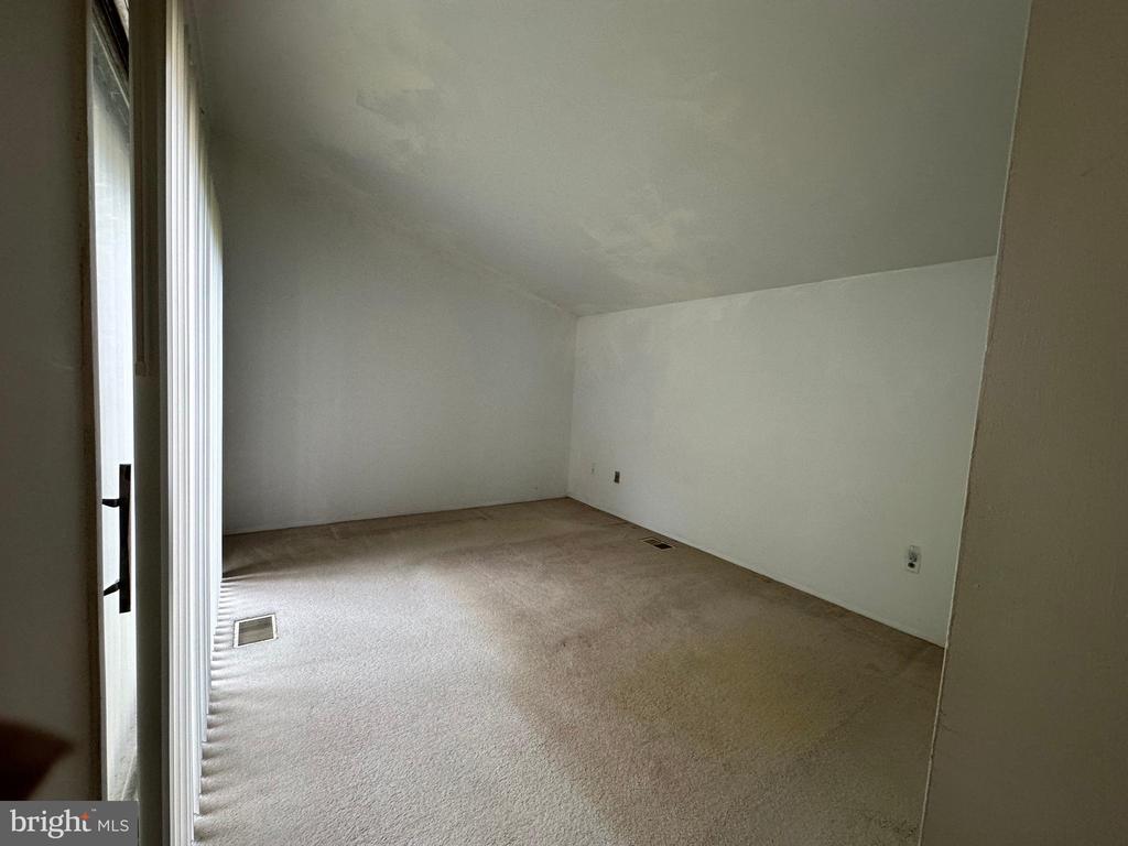 9305 Farewell Rd
