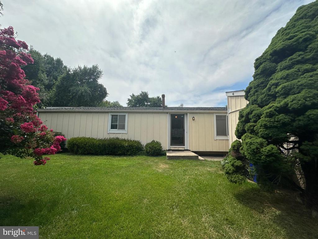 9305 Farewell Rd