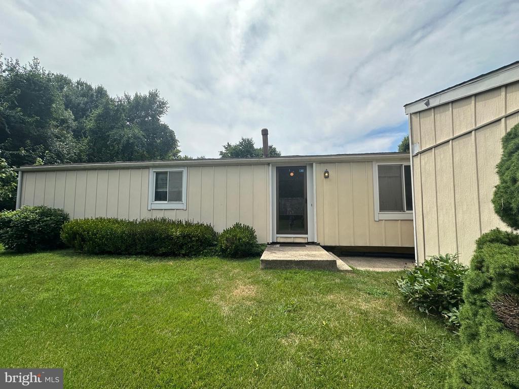 9305 Farewell Rd